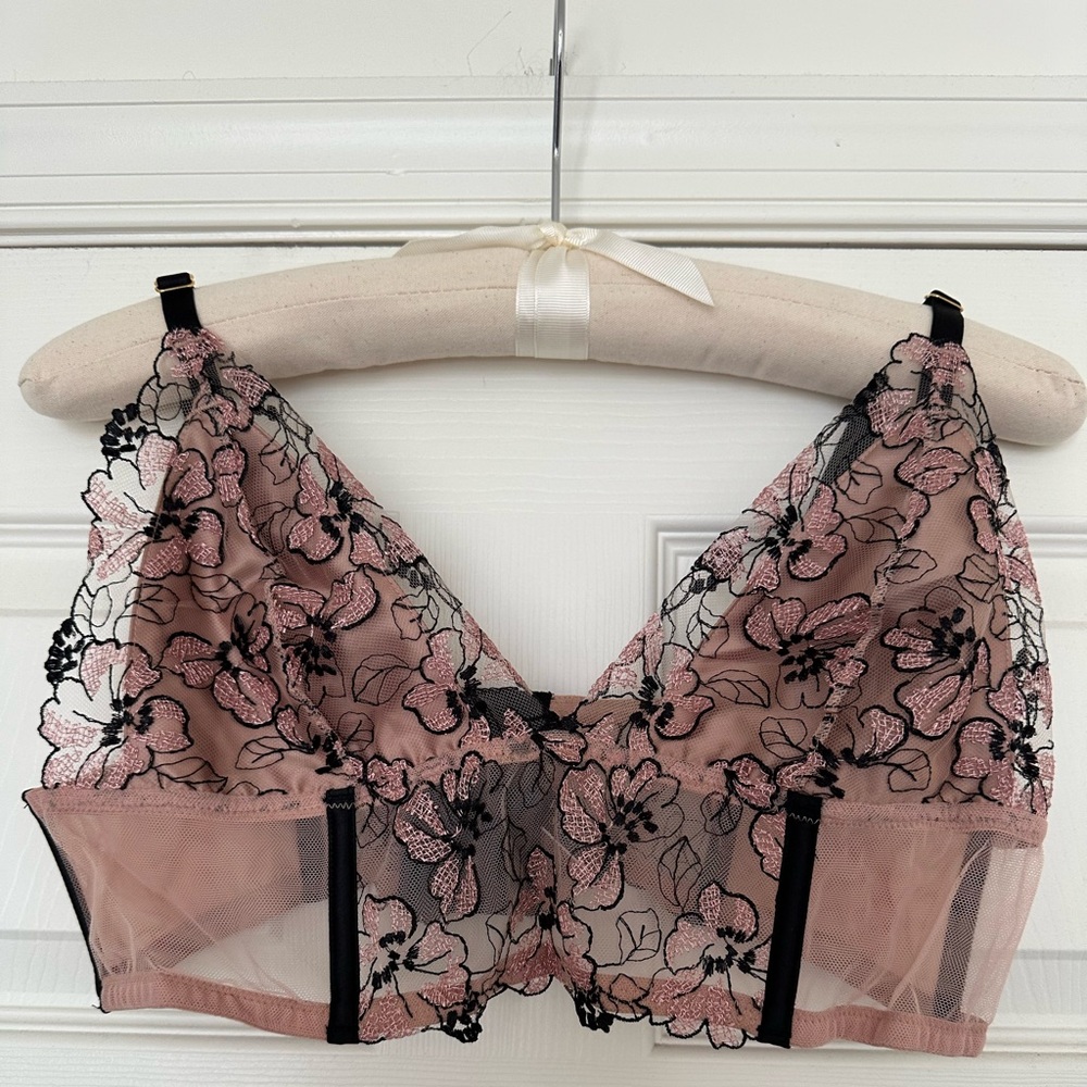 NWOT Longline Bralette Black and Baby Pink Emnroidery Lace Victoria’s Secret